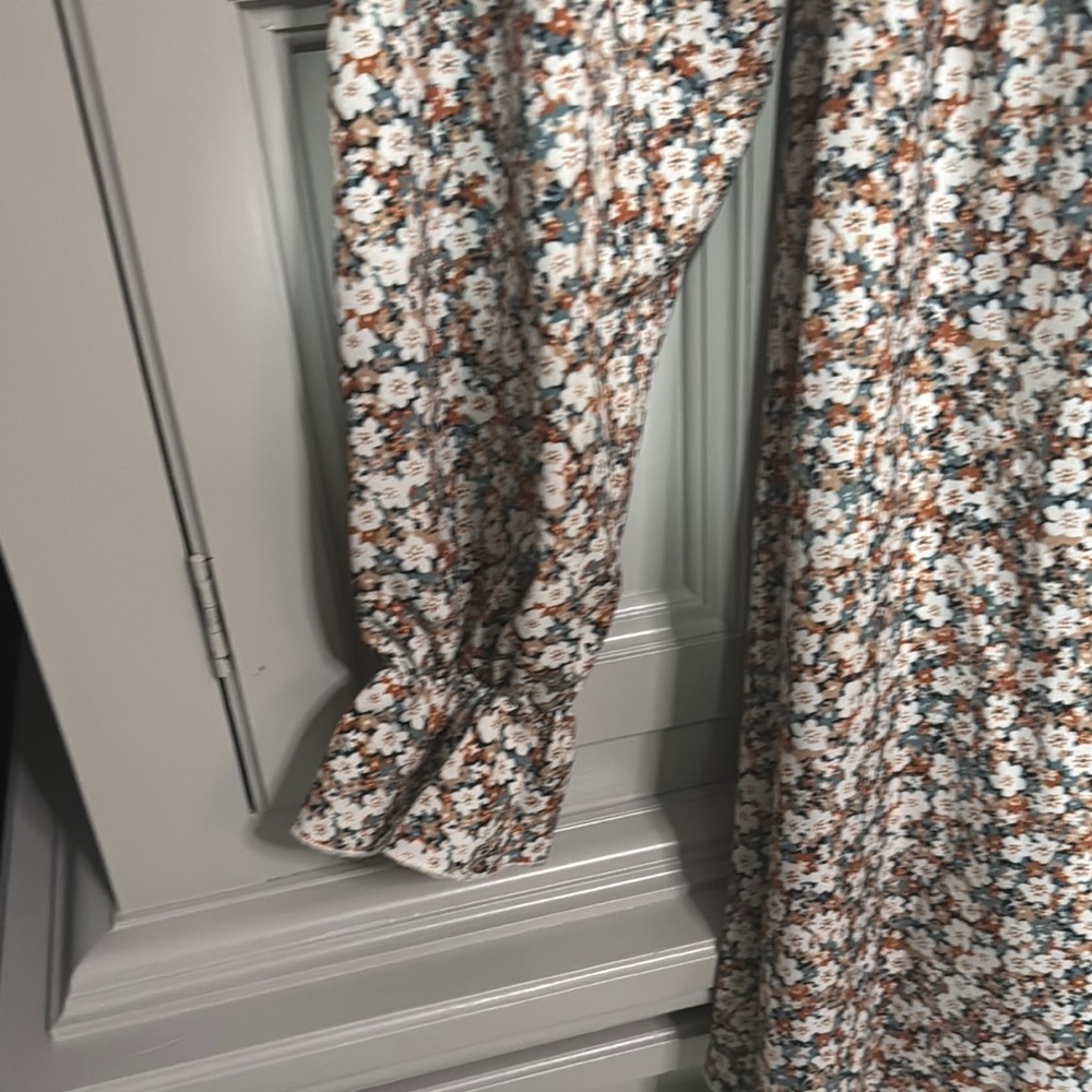 Floral Long Sleeve Smocked Dress by SHEIN Size Small/4 - Picture 5 of 11
